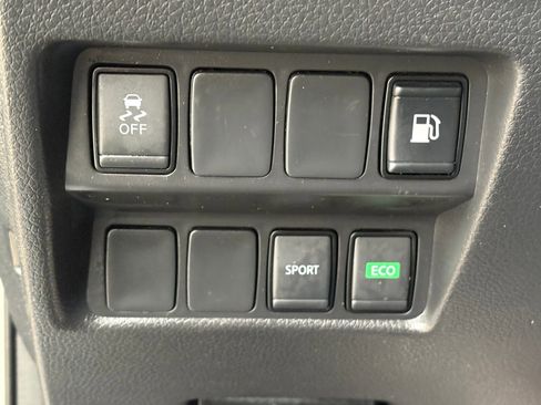 Used 2018 Nissan Rogue S image 20