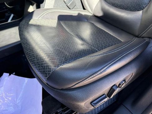 Used 2023 Toyota Sienna XSE image 18