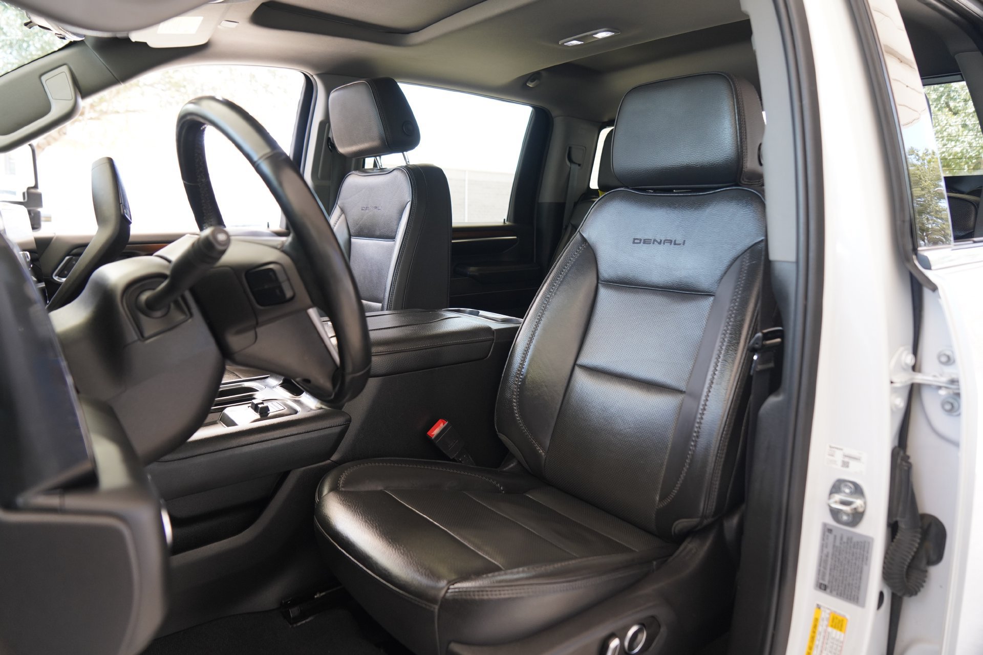 Used 2024 GMC Sierra 2500 Denali w/ Denali Reserve Package AWD/4WD image 12
