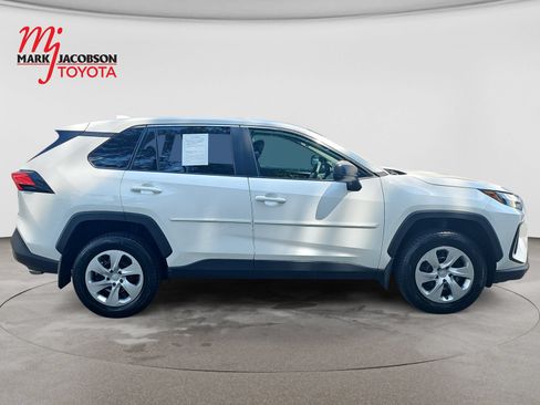 Used 2023 Toyota RAV4 LE AWD/4WD image 4