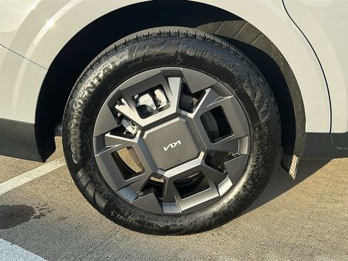 Used 2026 Kia Carnival EX FWD image 16