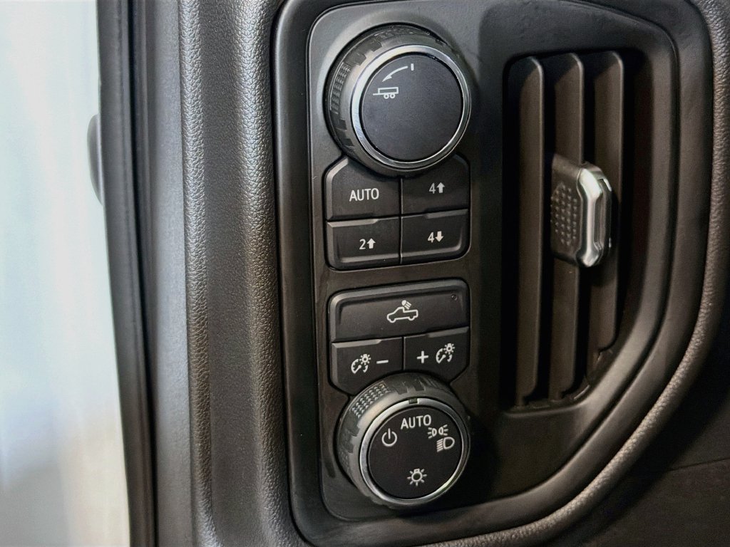 Used 2023 Chevrolet Silverado 1500 Custom Trail Boss w/ Realtree Special Edition AWD/4WD image 10