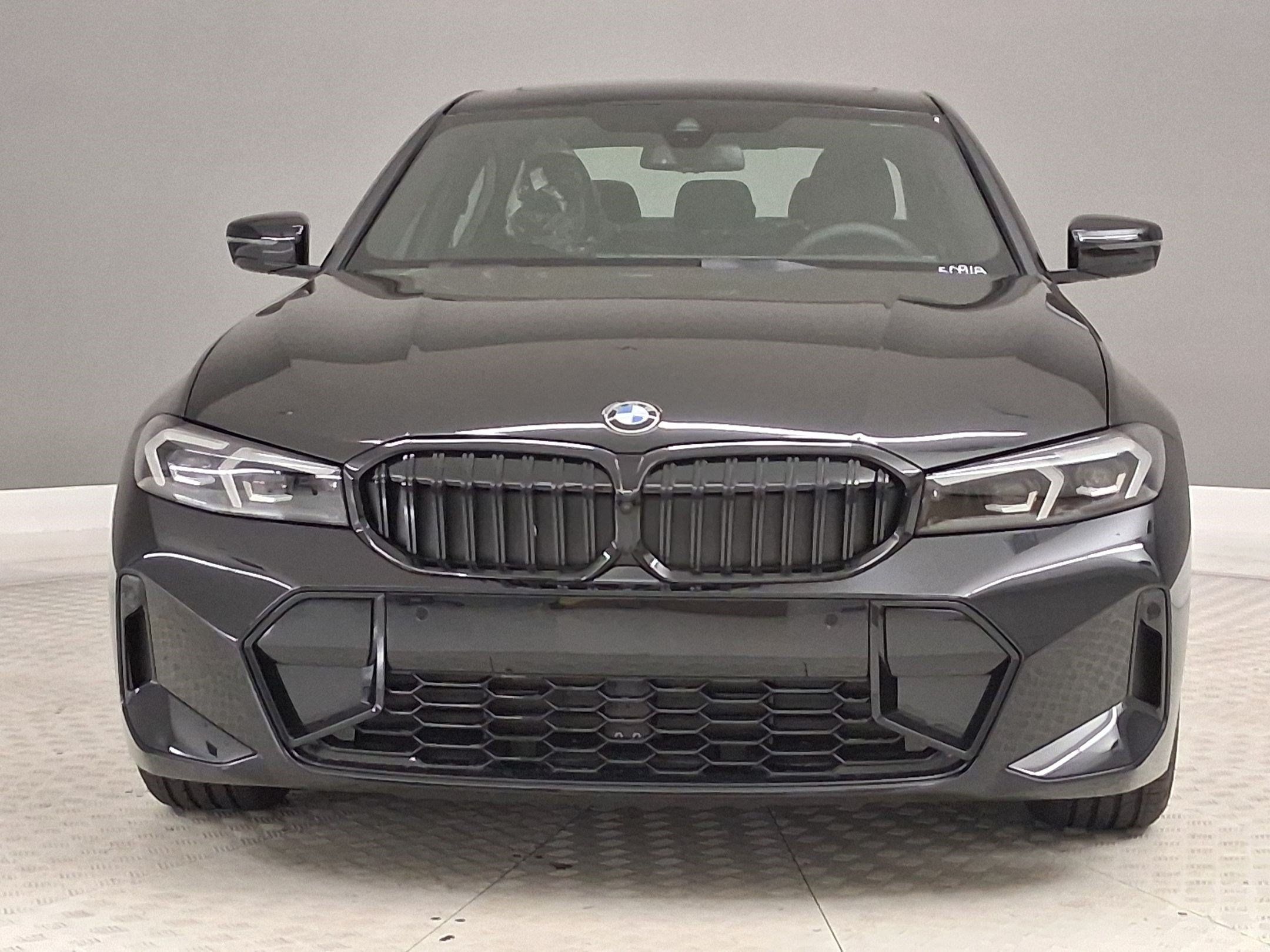 New 2026 BMW 330i Sedan w/ M Sport Package RWD image 4