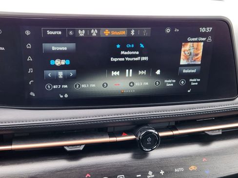 Used 2025 Nissan Ariya AWD image 13