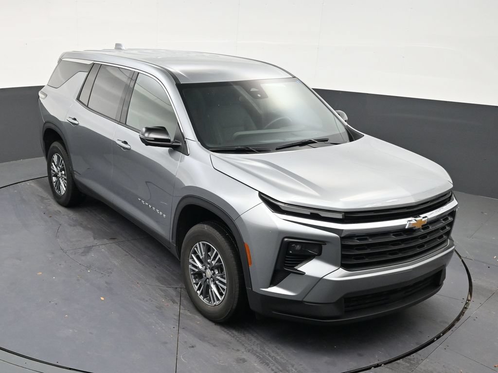 Used 2024 Chevrolet Traverse LS FWD image 17