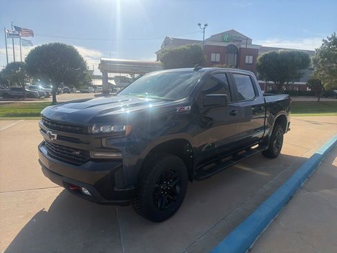 Used 2021 Chevrolet Silverado 1500 LT Trail Boss AWD/4WD image 3