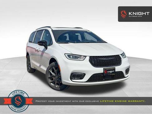 New 2026 Chrysler Pacifica Limited w/ S Appearance Package AWD/4WD image 1