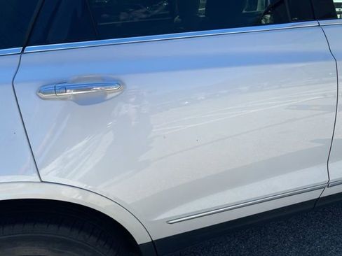 Used 2018 Cadillac XT5 Luxury w/ Driver Awareness Package AWD/4WD image 15