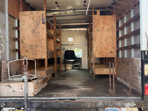 Used 2015 Ford E-350 and Econoline 350 Super Duty image 23