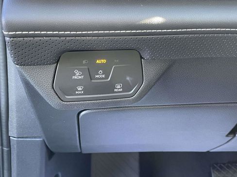 Certified 2024 Volkswagen Atlas SE image 25