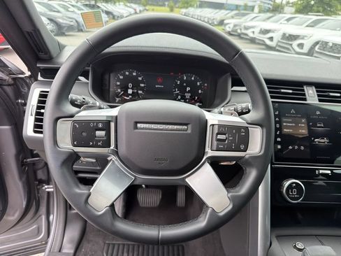 Used 2025 Land Rover Discovery S AWD/4WD image 22