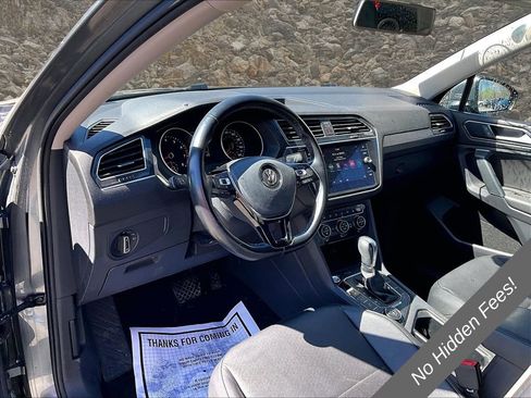 Used 2018 Volkswagen Tiguan SE w/ Panoramic Sunroof Package AWD/4WD image 12