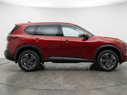 Used 2025 Nissan Rogue SV image 11
