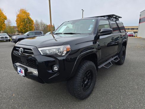 Used 2024 Toyota 4Runner SR5 image 8