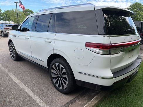 Used 2024 Lincoln Navigator Reserve AWD/4WD image 8