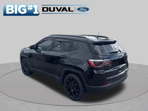 Used 2022 Jeep Compass Latitude FWD image 4