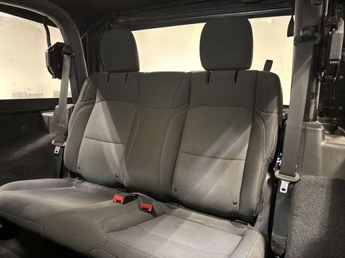 Used 2019 Jeep Wrangler Sport AWD/4WD image 22