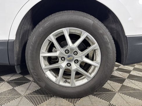 Used 2024 Chevrolet Equinox LT image 11