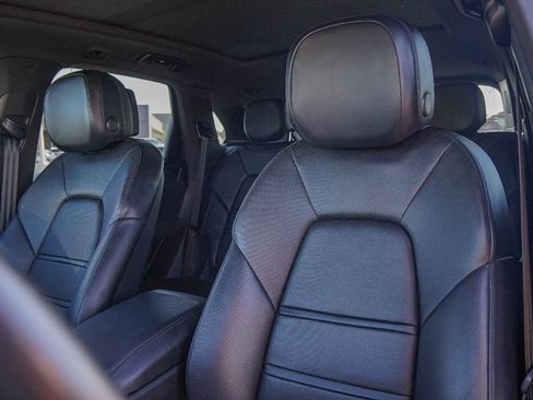 Used 2021 Porsche Cayenne image 9