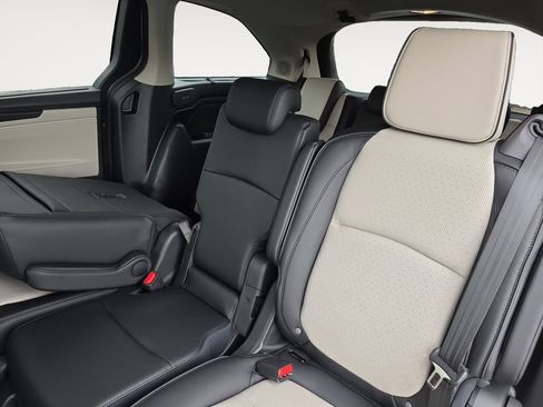 Used 2026 Honda Odyssey Elite image 13