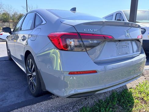 Used 2023 Honda Civic EX image 4