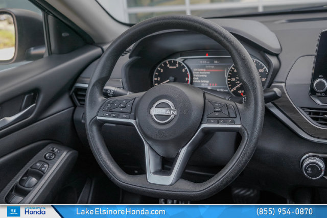 Used 2024 Nissan Altima 2.5 SV FWD image 22