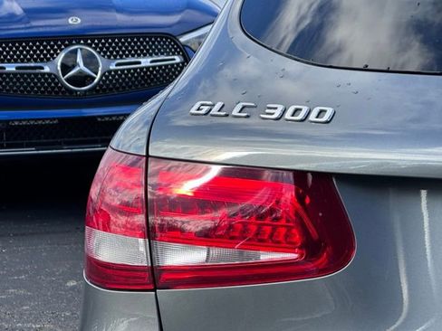Used 2018 Mercedes-Benz GLC 300 4MATIC image 9