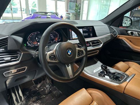 Used 2022 BMW X5 xDrive40i w/ M Sport Package AWD/4WD image 3