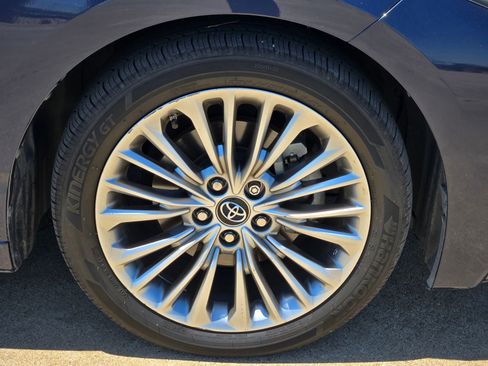 Used 2019 Toyota Avalon Limited FWD image 7