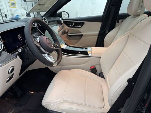 New 2026 Mercedes-Benz GLC 300 image 14