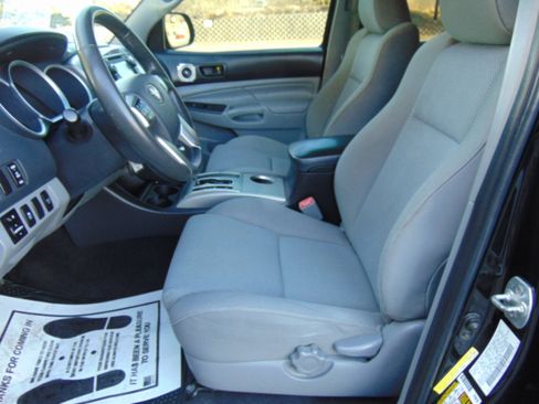Used 2012 Toyota Tacoma 4x4 Double Cab image 5