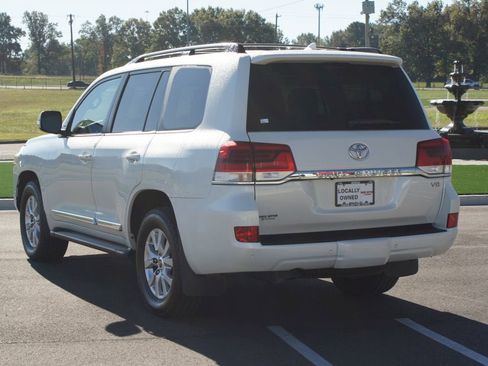 Used 2021 Toyota Land Cruiser image 18