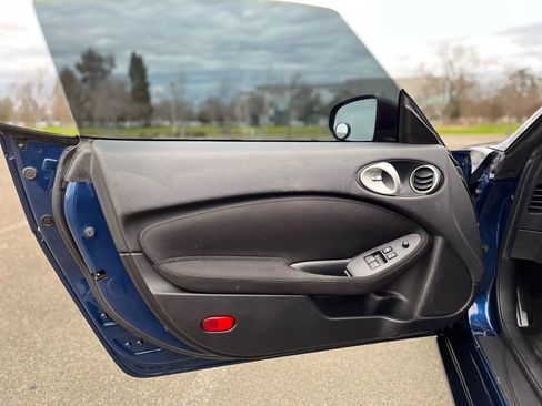 Used 2013 Nissan 370Z Touring w/ Sport Pkg image 10