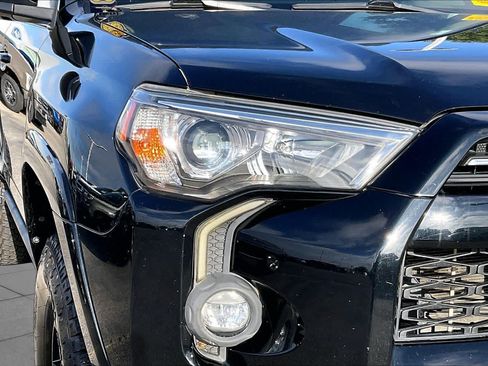 Used 2022 Toyota 4Runner SR5 Premium w/ Moonroof Package AWD/4WD image 23