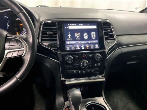 Used 2022 Jeep Grand Cherokee Limited image 18
