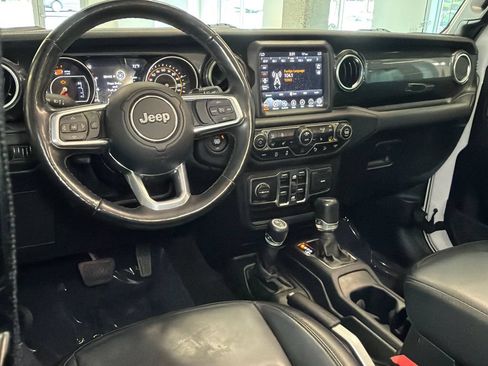 Used 2020 Jeep Wrangler Unlimited Sahara AWD/4WD image 15