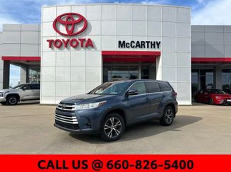 Used 2018 Toyota Highlander LE w/ Protection Package #3 AWD/4WD video 1