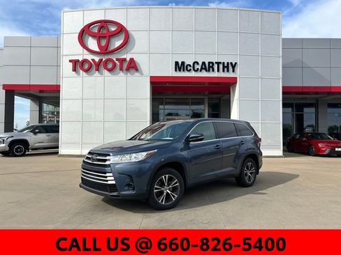 Used 2018 Toyota Highlander LE w/ Protection Package #3 AWD/4WD image 1