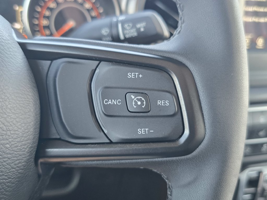 Used 2023 Jeep Gladiator Sport AWD/4WD image 29