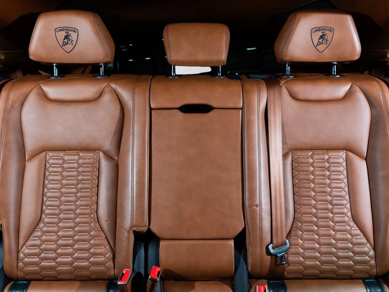Used 2021 Lamborghini Urus AWD/4WD image 7