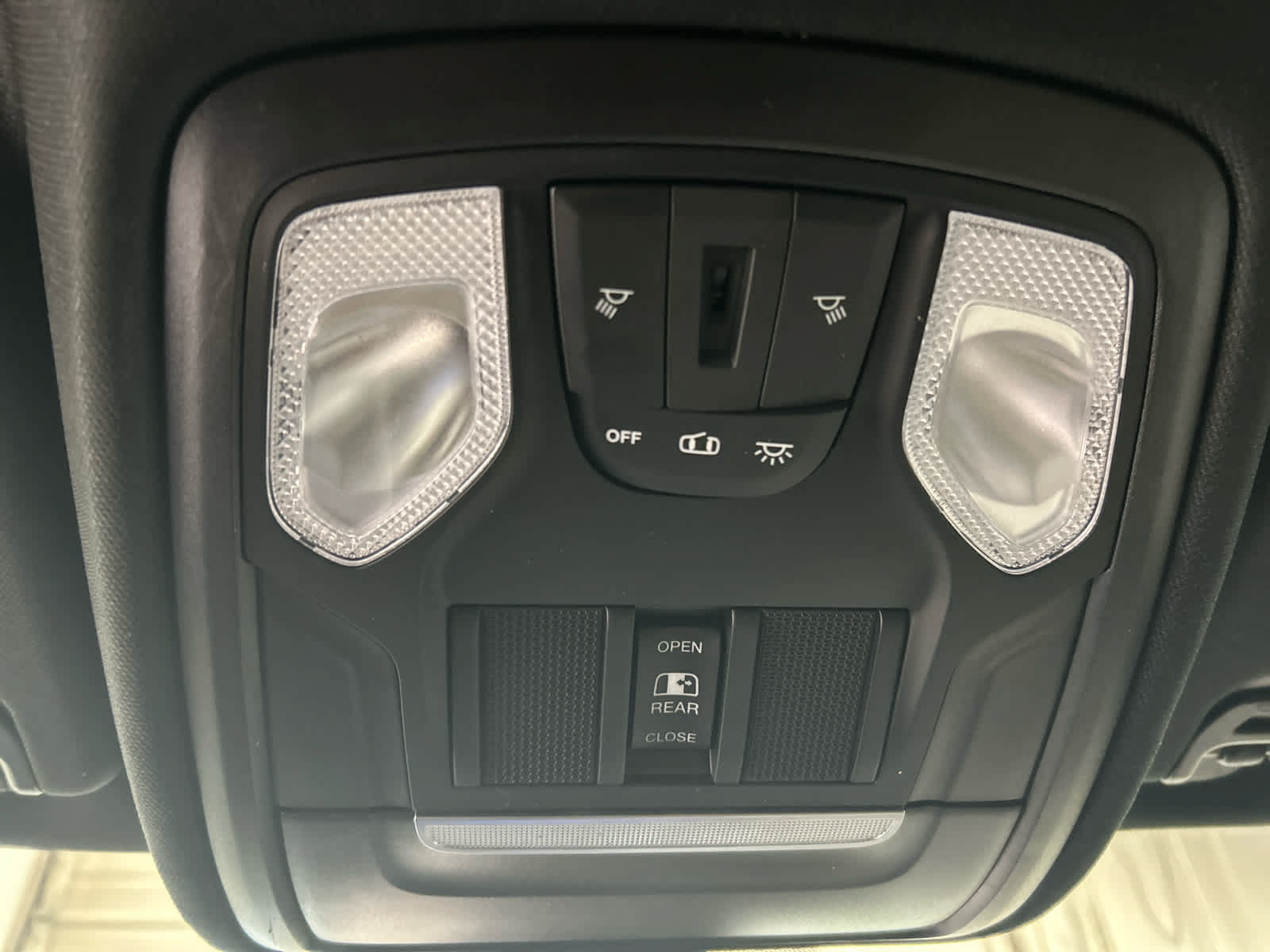 Used 2022 RAM 1500 Big Horn AWD/4WD image 6
