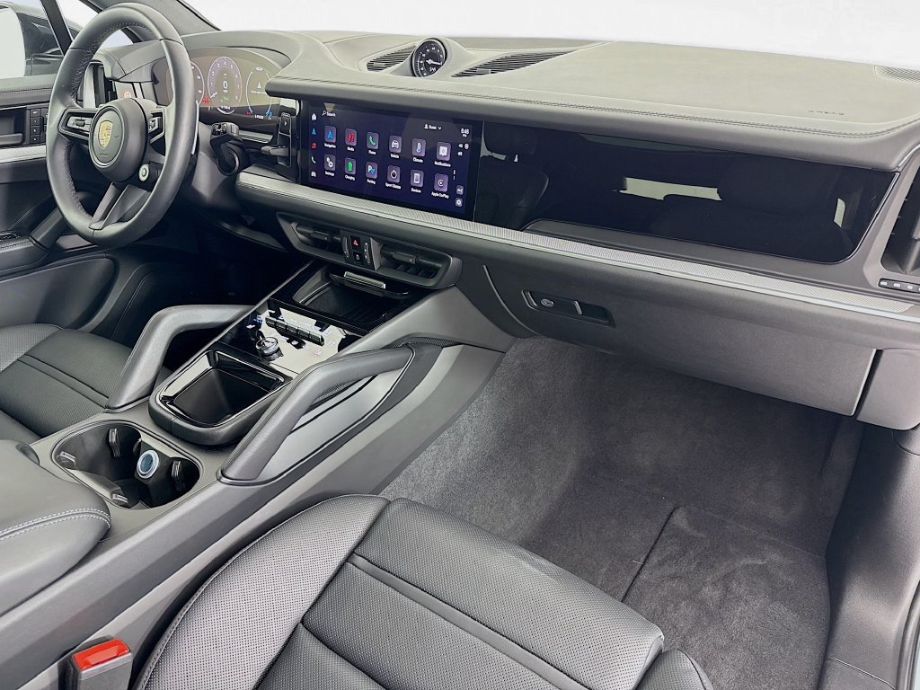 Certified 2025 Porsche Cayenne E-Hybrid AWD/4WD image 31