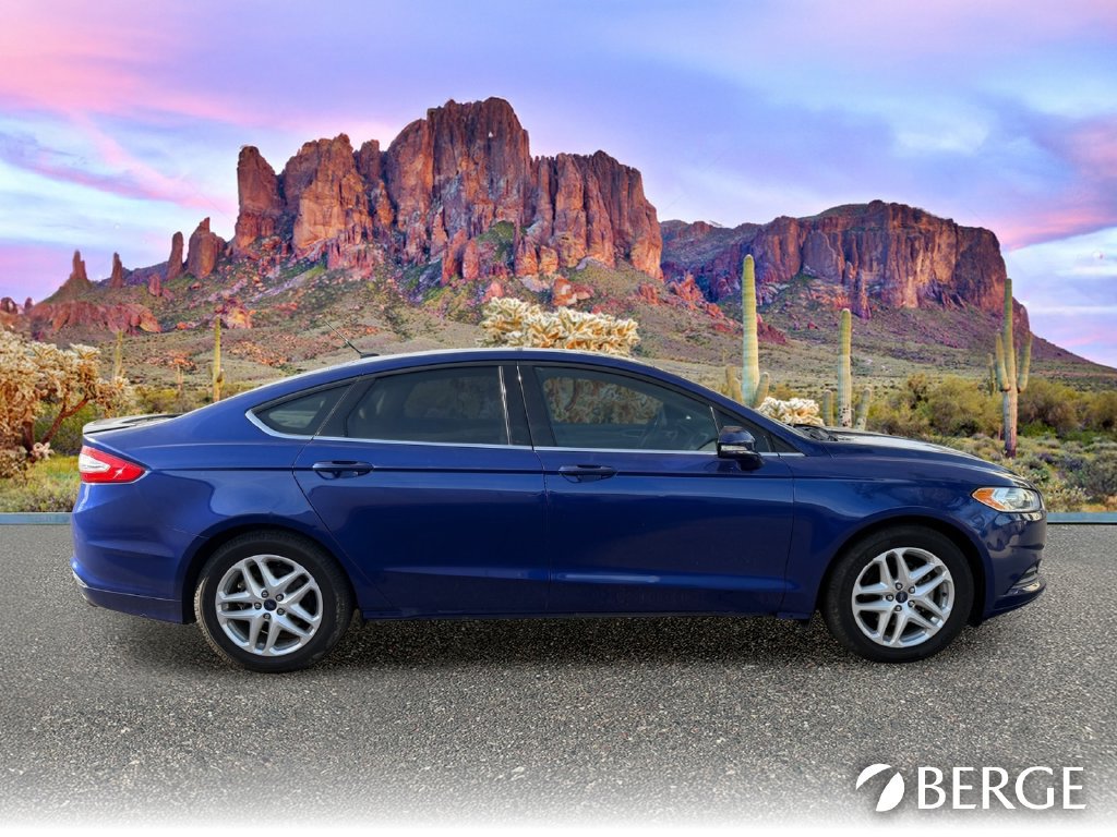 Used 2016 Ford Fusion SE FWD image 9