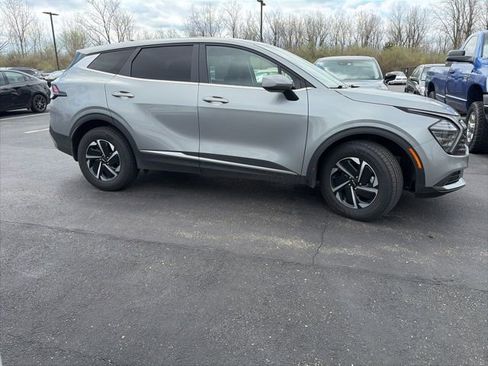 Certified 2024 Kia Sportage LX image 4