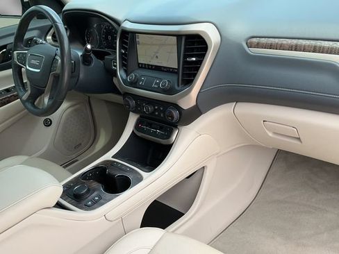 Used 2021 GMC Acadia Denali w/ Denali Ultimate Package AWD/4WD image 24