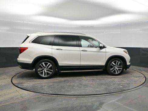Used 2018 Honda Pilot Touring image 9