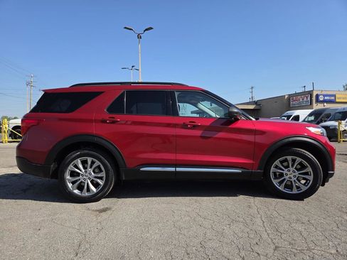 Used 2020 Ford Explorer XLT w/ Equipment Group 202A AWD/4WD image 13