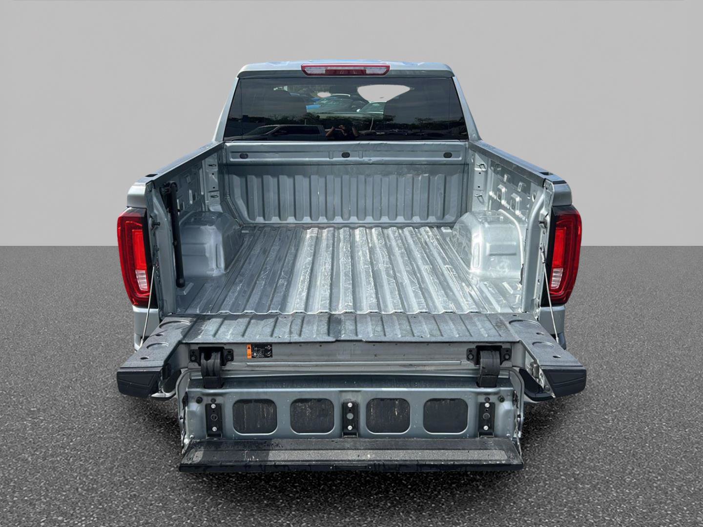 Certified 2025 GMC Sierra 1500 SLT AWD/4WD image 15