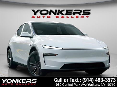 Used 2026 Tesla Model Y Long Range image 10