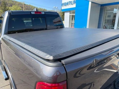 Used 2022 RAM 1500 Laramie AWD/4WD image 12